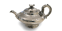 Teekanne,
plated,
Griff mit Elfenbein-Isolierung,
von Smith, Sissons & Co.,
um 1850 Sheffield