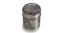 Dose, 
Sterlingsilber,
8,5 x 6 cm,
1900 Birmingham