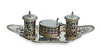 Salz-Pfeffer-Senf-Set,
Sterlingsilber,
ausgesgt,
blaues Kobaltglas,
1898-1908 London/Birmingham